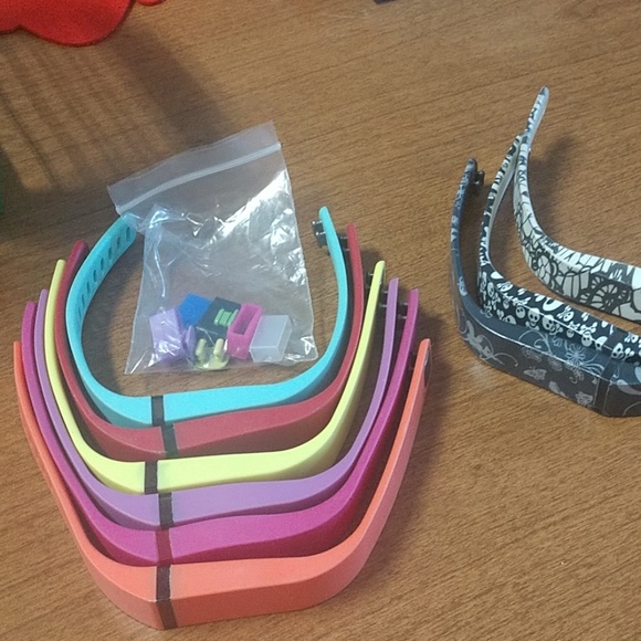 Fitbit bracelets - Picture 1 of 1